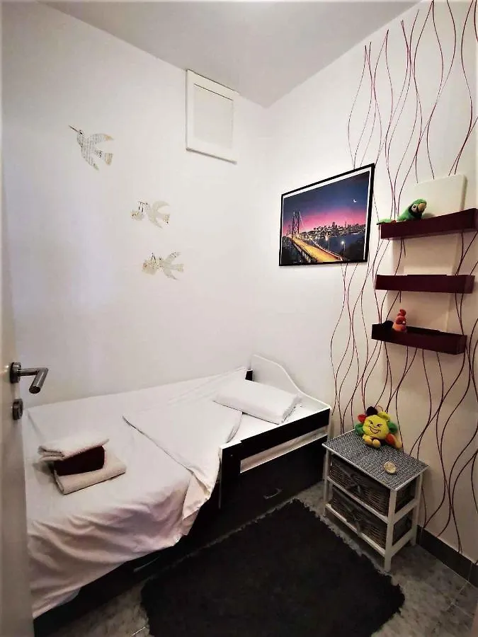 Apartment In Krsan 8830